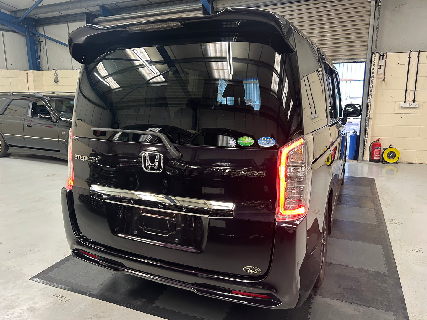 2014 HONDA STEPWAGON SPADA MIDNIGHT PURPLE- GRADE 4.5 - LOW MILEAGE ONLY 45k MILES - UK STOCK READY TO DRIVE AWAY