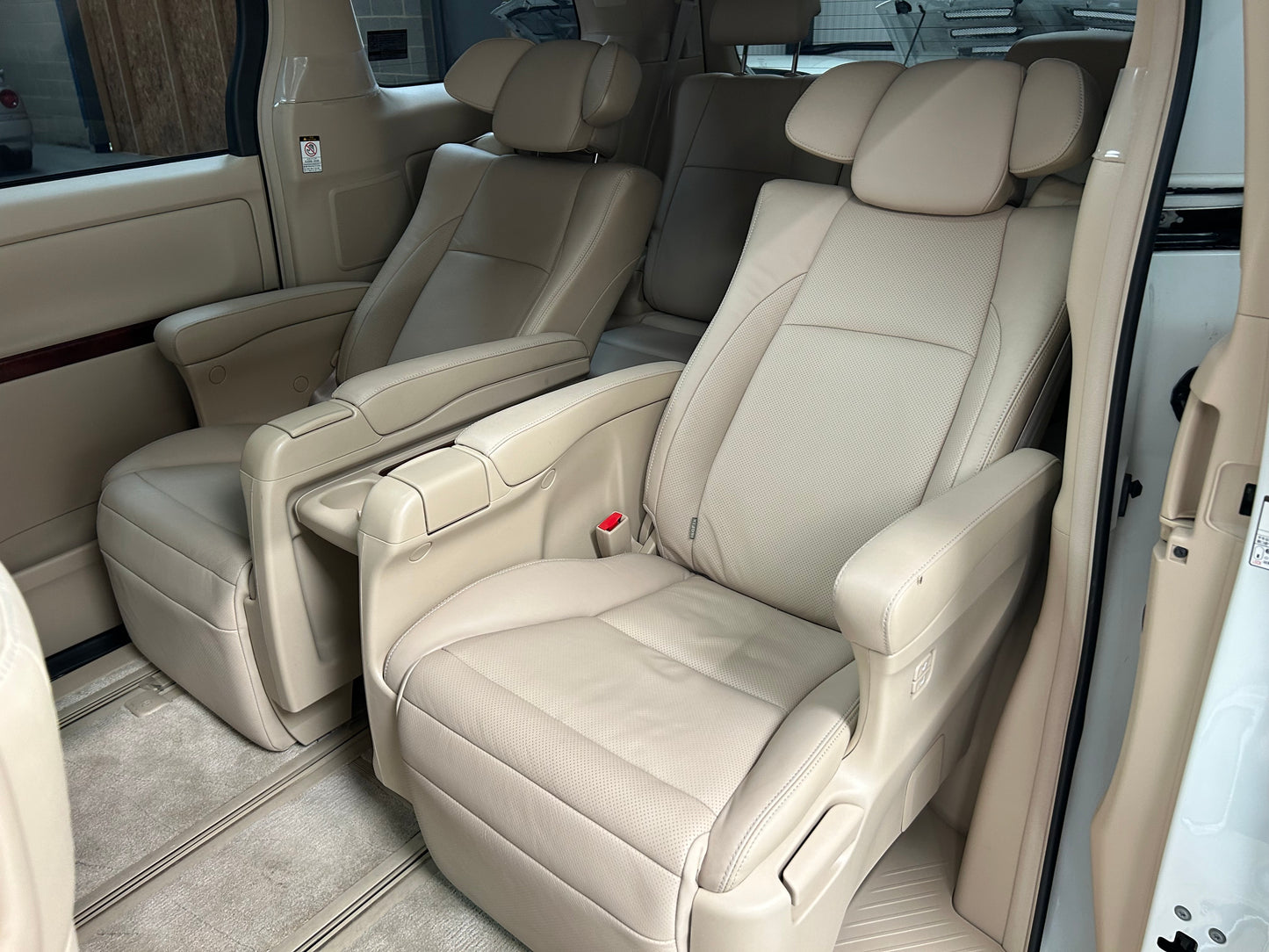 TOYOTA ALPHARD GL LUXURY 3.5 GRADE 4.5 IMPORT