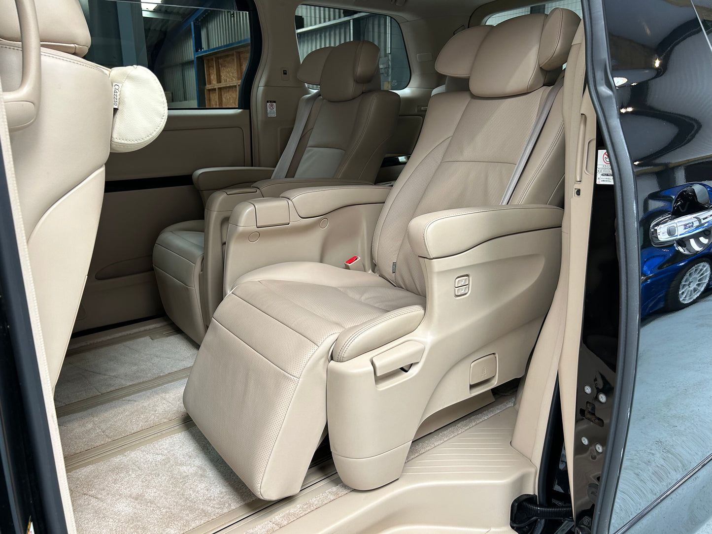 TOYOTA ALPHARD GL LUXURY 3.5