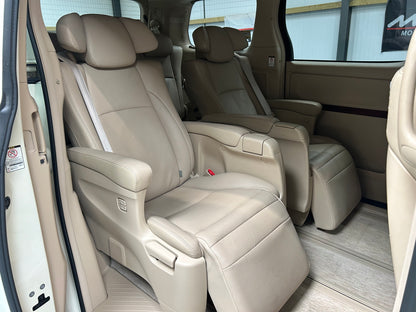 ALPHARD GL GRADE 4.5 LOW MILEAGE PRISTINE CONDITION