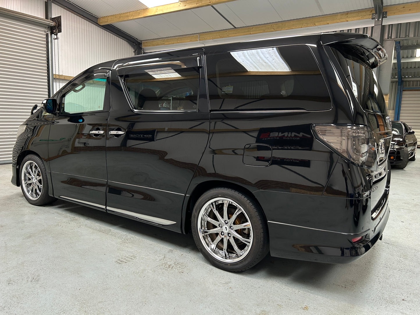 TOYOTA ALPHARD GL LUXURY 3.5