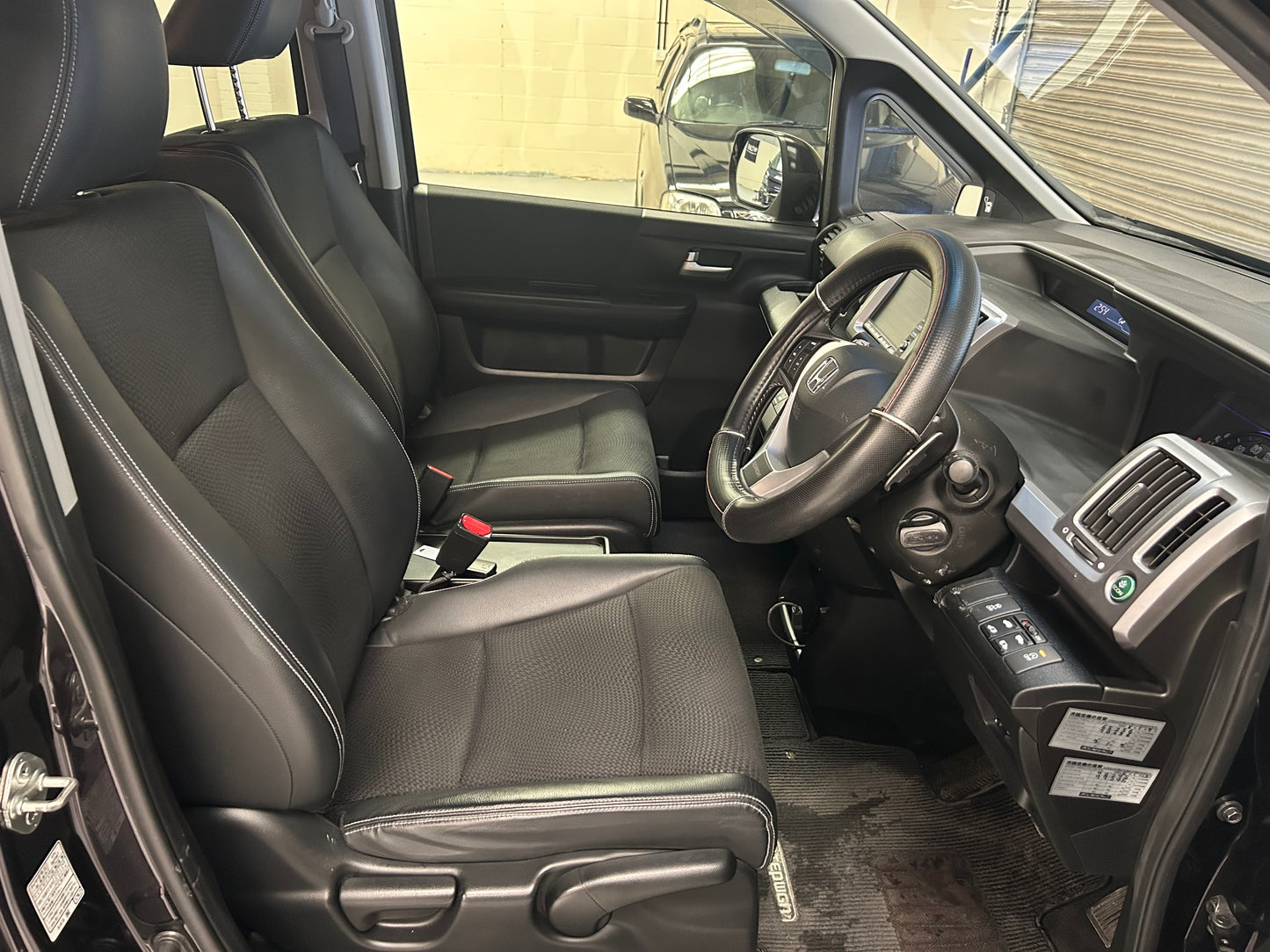 2014 HONDA STEPWAGON SPADA MIDNIGHT PURPLE- GRADE 4.5 - LOW MILEAGE ONLY 45k MILES - UK STOCK READY TO DRIVE AWAY