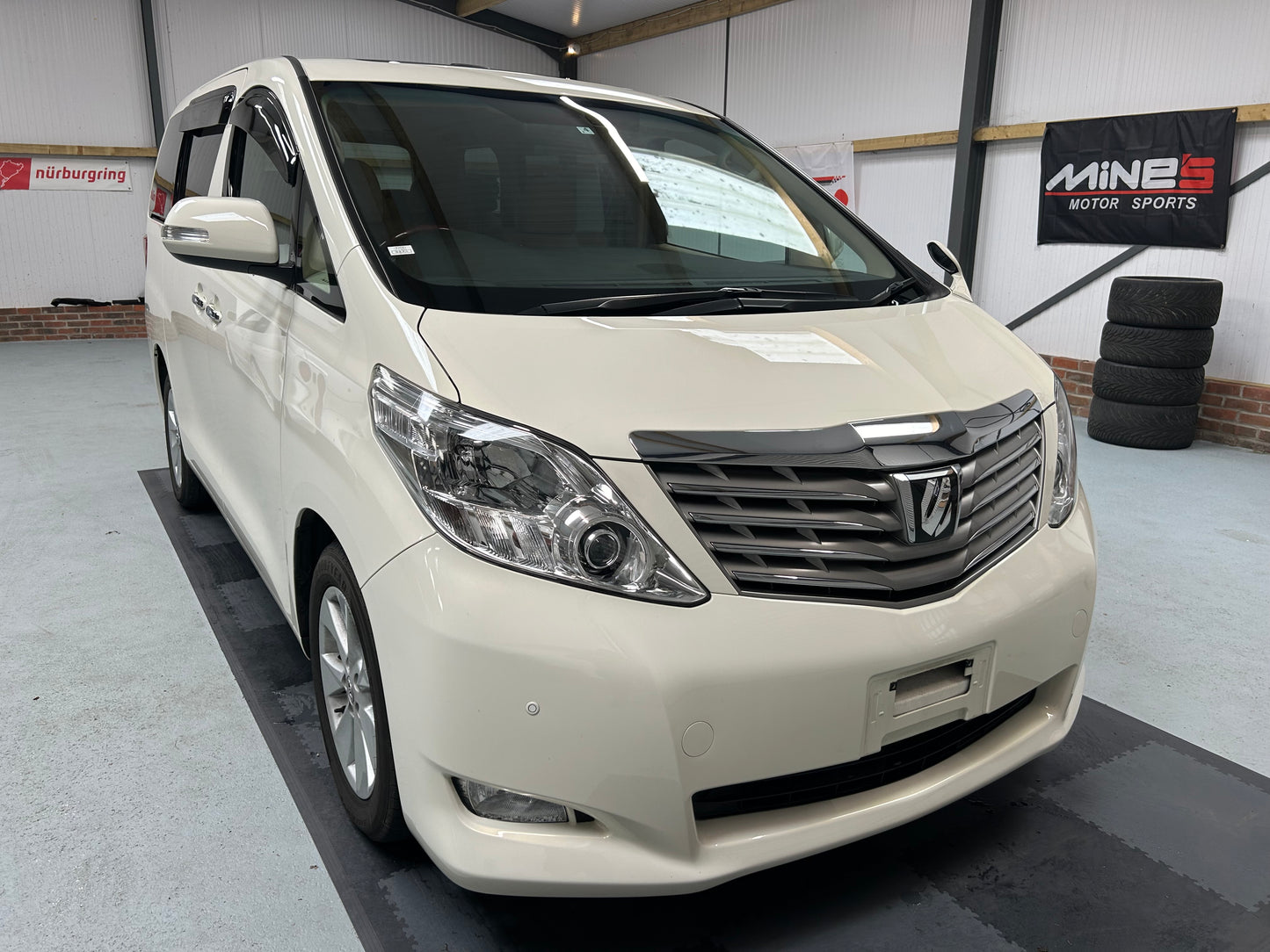 ALPHARD GL GRADE 4.5 LOW MILEAGE PRISTINE CONDITION