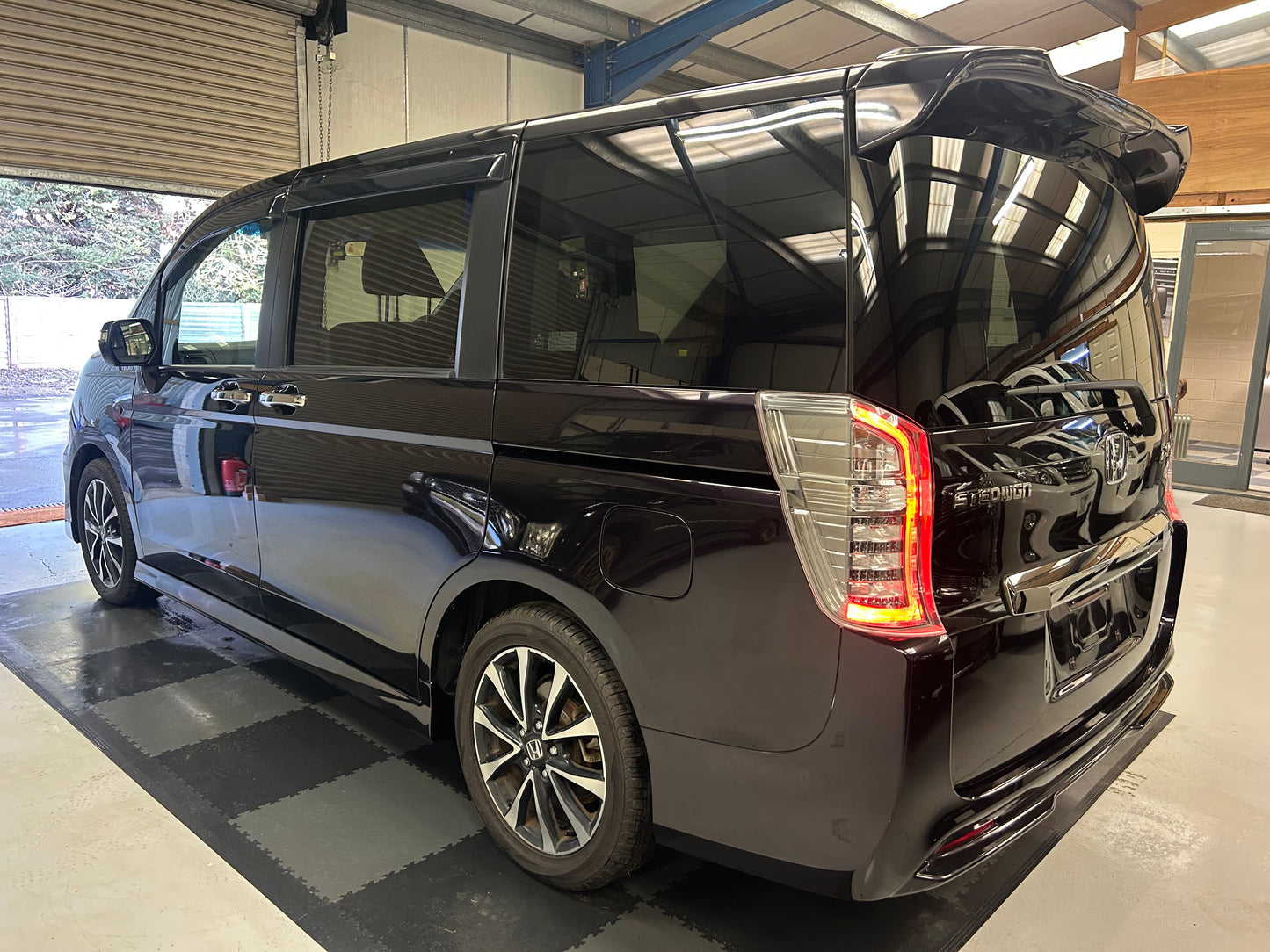 2014 HONDA STEPWAGON SPADA MIDNIGHT PURPLE- GRADE 4.5 - LOW MILEAGE ONLY 45k MILES - UK STOCK READY TO DRIVE AWAY