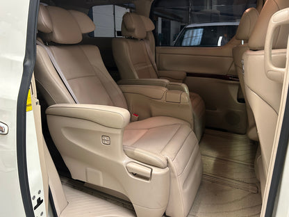 TOYOTA ALPHARD GL GRADE 4.5 LOW MILEAGE