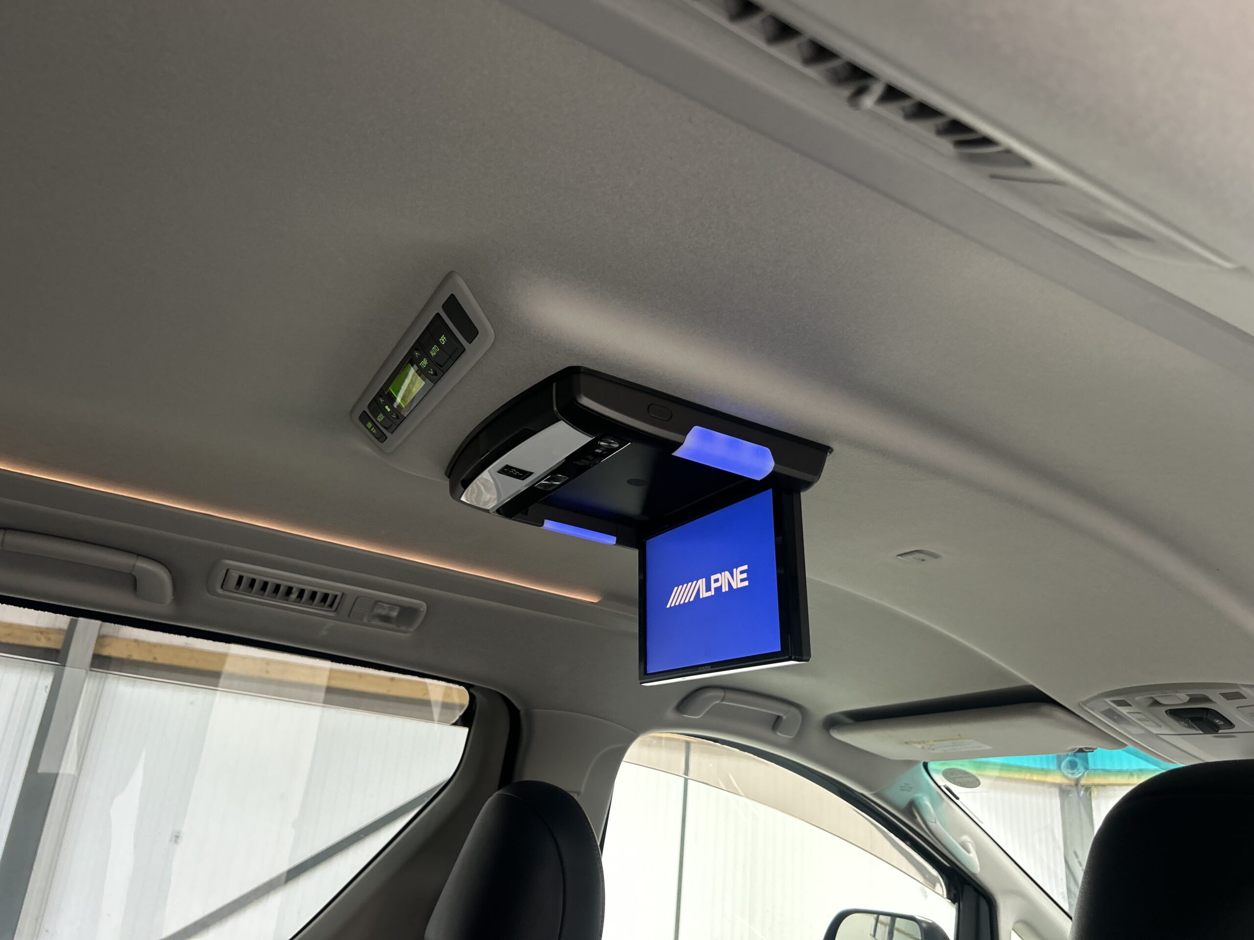 
								2013 TOYOTA ALPHARD GAZOO SPORT 2.4 -GRADE 4 full									