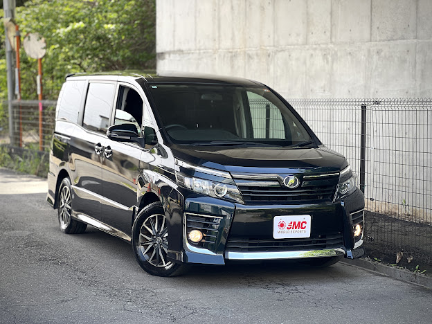 TOYOTA VOXY ZS- SPECIAL COLOUR GALACTIC AQUA -1 OWNER - LANDING AUGUST